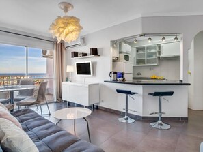 Interior - Diana - Terrace with Sea Views, Swimming pool. 2 Bedrooms (Benalmádena)