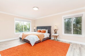 4 عدّة غرف نوم وواي فاي وملاءات أسرّة