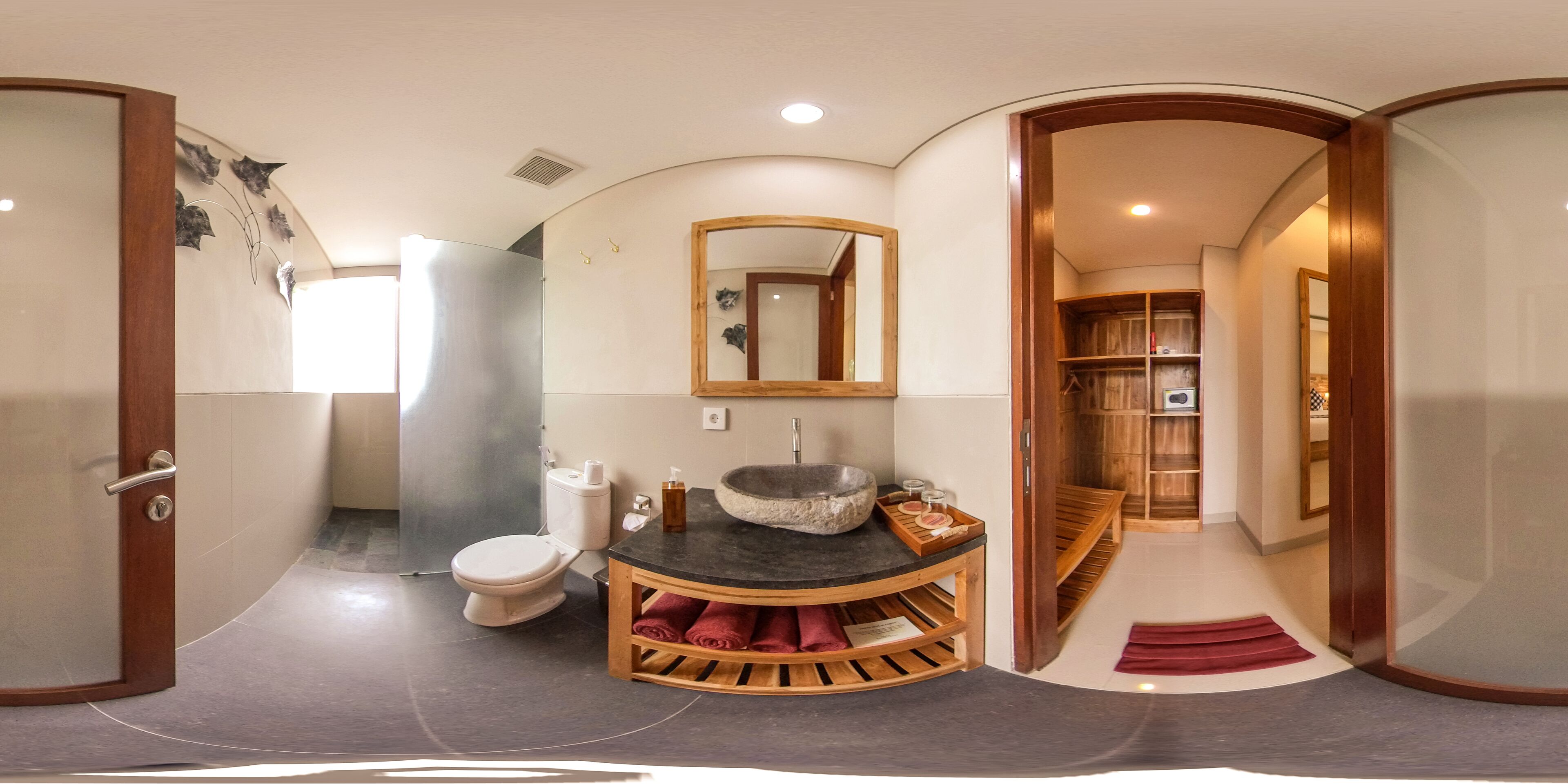 Superior Double or Twin Room | Bathroom | Shower, rainfall showerhead, free toiletries, hair dryer