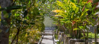 La Village Hill View