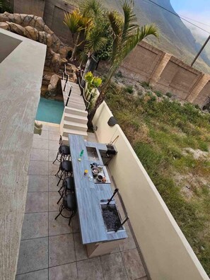 Outdoor dining - charming house with a paradise - low cove

 (Ensenada)