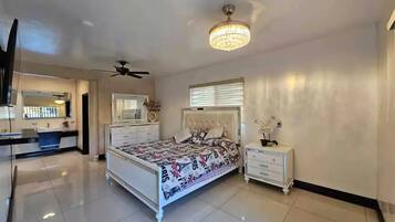 3 dormitorios, tabla de planchar con plancha, wifi y ropa de cama