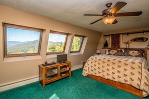 4 bedrooms, desk, iron/ironing board, free WiFi