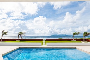 Pool - 4-Bed Villa, Pool, Parking (Farrington)
