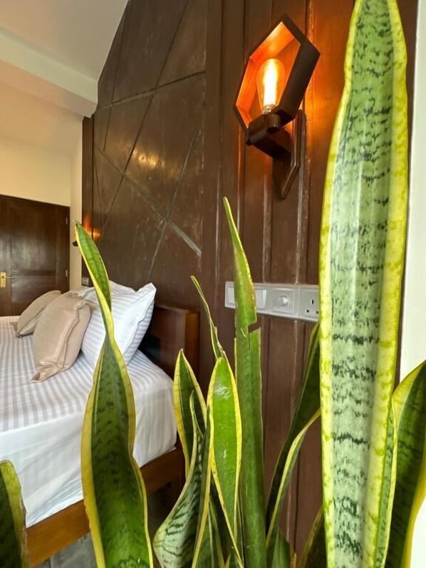 Superior Double Room, 1 Queen Bed | 1 bedroom, iron/ironing board, free WiFi