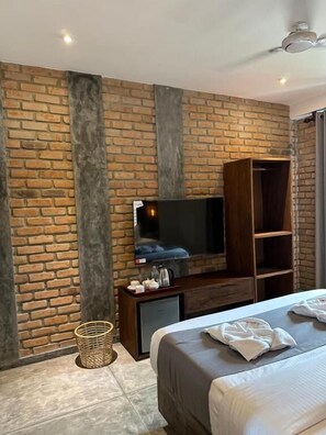 Deluxe Double Room | Iron/ironing board, free WiFi - Ami Mirissa (Kamburugamuwa)