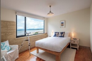 3 bedrooms, free WiFi, bed sheets - Sea View - Freycinet Holiday Houses (Coles Bay)