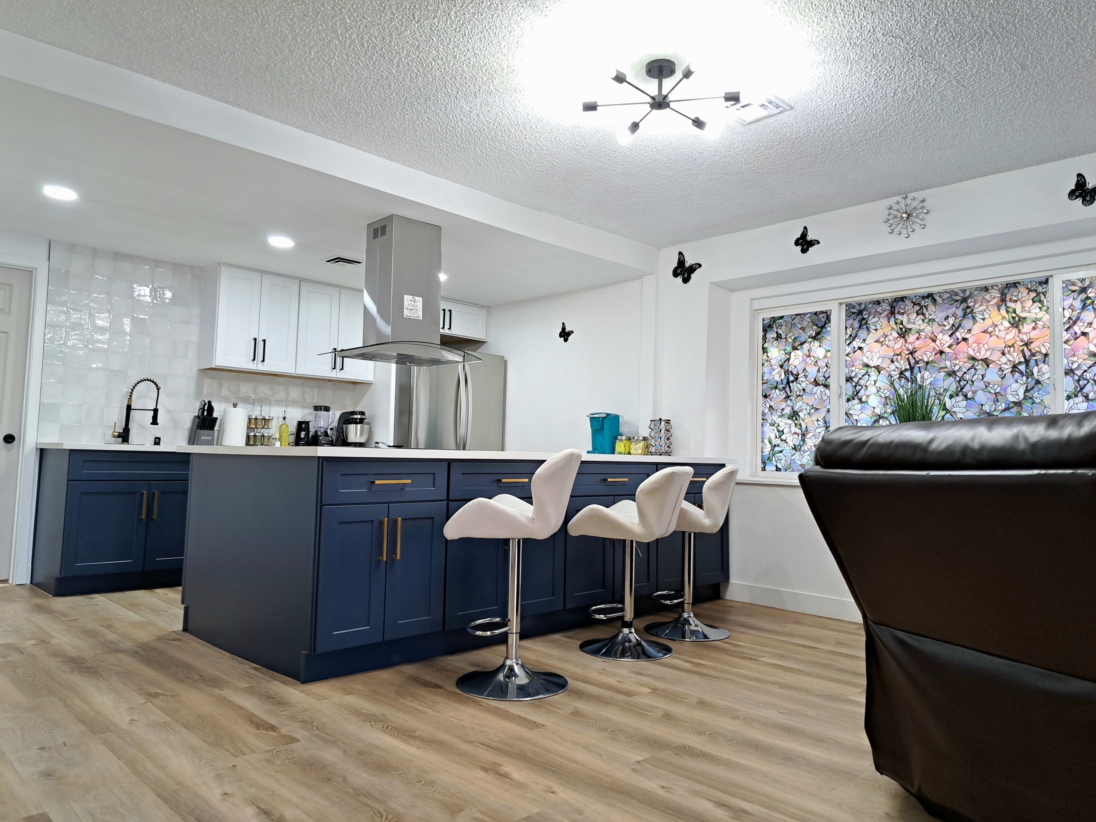 Frigorífic, microones, forn i placa de cuina 