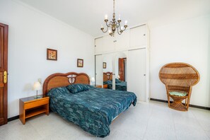 5 makuuhuonetta, silitysrauta/-lauta, ilmainen Wi-Fi, vuodevaatteet