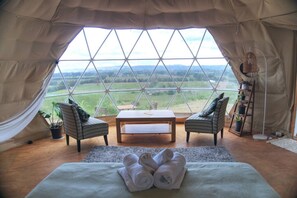 1 bedroom, travel cot, bed sheets - Waipū Thunder Domes no.1 offgrid eco glamping dome (Waipu)