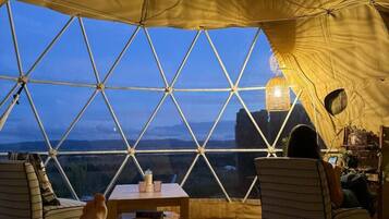 1 bedroom, travel cot, bed sheets