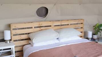 1 chambre, lit parapluie, draps fournis