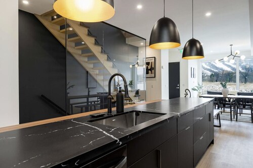 The Luxury Black Rose Mountain View Chalet for 20