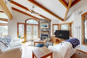 TV, fireplace, video games - Waterview dog-friendly retreat with beach access, hot tub, and large deck (Lopez Island)