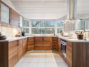 Fridge, microwave, oven, dishwasher - "Ananda" - 900m from the sea by Interhome (Glesborg)