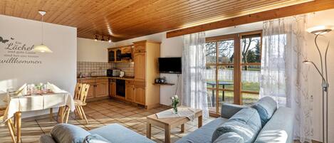 TV, ping pong, stereo