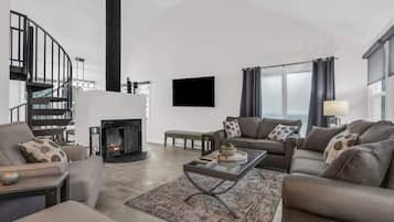 Televisión y chimenea