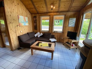 Televisión, chimenea y tenis de mesa 
