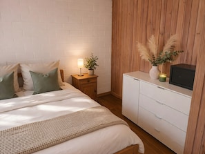 3 chambres, fer et planche à repasser, accès au Wi-Fi (inclus)