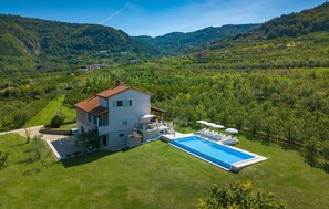 Exterior - Gorgeous home in Motovun (Motovun)