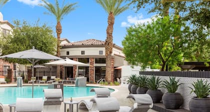 TWO Glendale CozySuites with Pool 2 & 9