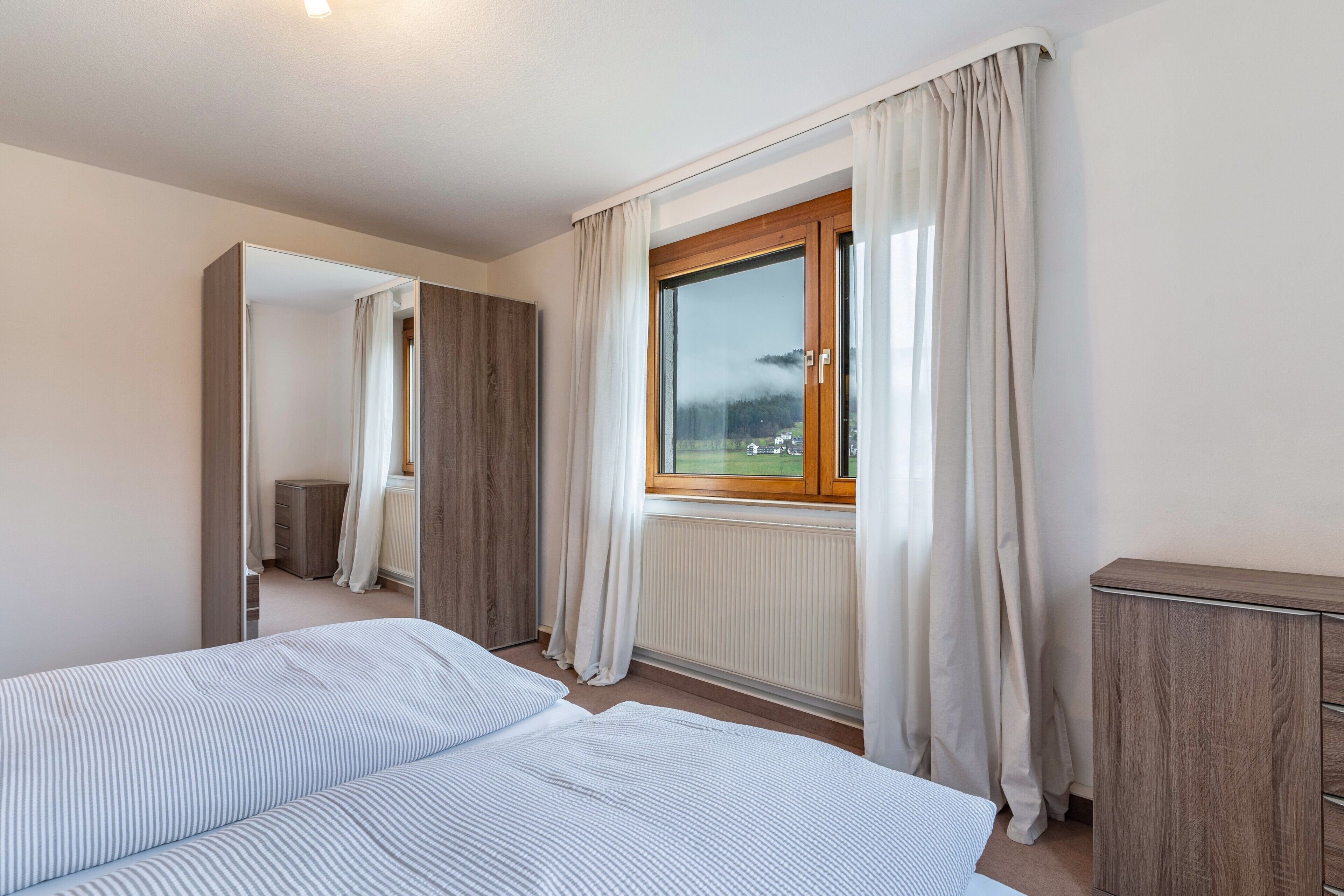 2 chambres, fer et planche à repasser, Wi-Fi gratuit, draps fournis