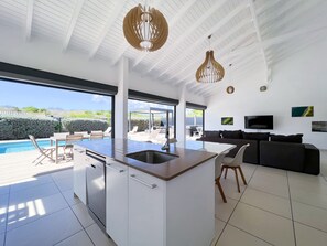 Interior - Luxury Villa with Private Pool in Saint-François (Saint-François)
