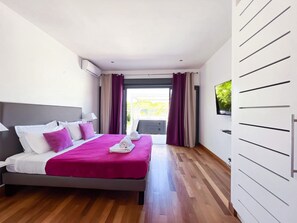4 bedrooms, iron/ironing board, free WiFi, bed sheets - Luxury Villa with Private Pool Pointe des Chateaux (Saint-François)