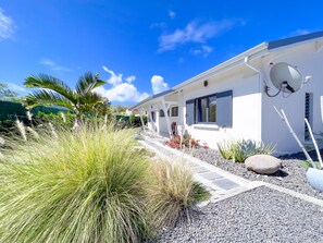 Property grounds - Luxury Villa with Private Pool Pointe des Chateaux (Saint-François)