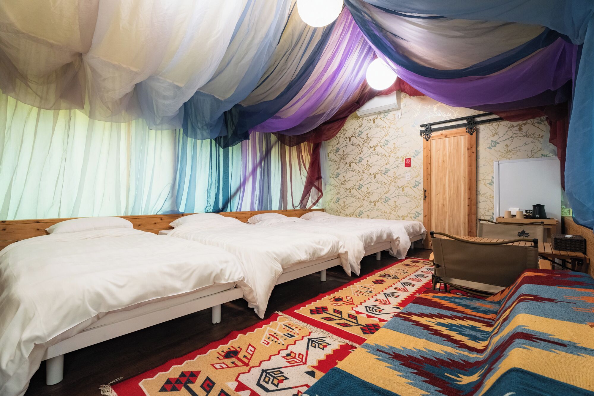 Yasuragi 4-Bed | Laptop workspace, free WiFi