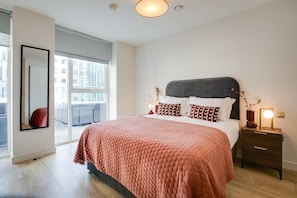 2 chambres, fer et planche à repasser, Wi-Fi, draps fournis