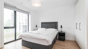 1 bedroom, desk, iron/ironing board, WiFi