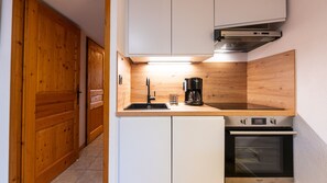 Fridge, microwave, oven, dishwasher - Wonderful duplex 4 ppl with balcony (Morillon)