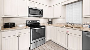 Private kitchen - Huntington By the Sea 501 (Miramar Bch)