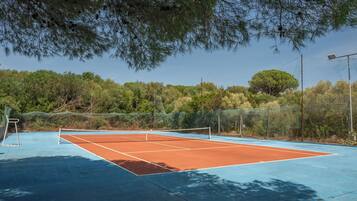 Appartement Familial, plusieurs chambres, 2 salles de bains (Secret Garden House) | Terrain de sport