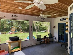 Terrace/patio - Quiet cul-de-sac spacious home, 15 minutes from the beach! (Vero Beach)