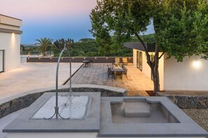 Outdoor dining - Villa Gianos - Giarre (pagliara) ,Sicily (Giarre)