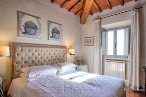 10 bedrooms, iron/ironing board, WiFi - Villa Cona - San Donato In Collina ,Tuscany (San Donato in Collina)