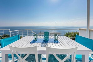 Outdoor dining - Villa Infinity - Marina Di Marittima ,Apulia (Diso)