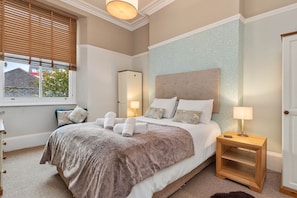 Apartment | 1 bedroom - Spinnaker - Close to Town Sea Views (Tenby)