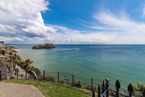 Apartment | 1 bedroom - Spinnaker - Close to Town Sea Views (Tenby)