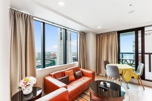 Apartment - Vibrant Minimalism - City Views (Auckland)