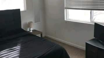 2 chambres, fer et planche à repasser, Wi-Fi, draps fournis