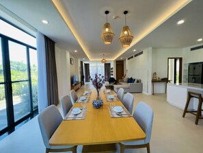 Flat-screen TV - Mystery Villas in Wynham Garden Cam Ranh (Cam Lam)