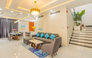 Flat-screen TV - Mystery Villas in Wynham Garden Cam Ranh (Cam Lam)