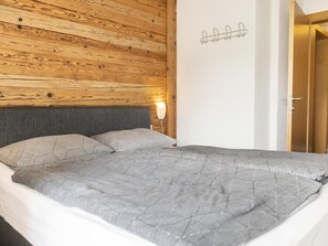 2 bedrooms, Internet