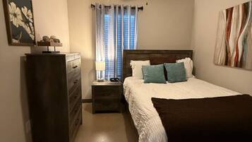 2 多间卧室、熨斗/熨衣板、WiFi、床单