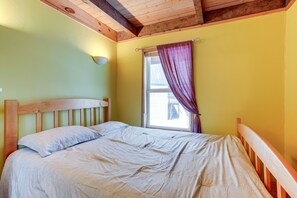 2 chambres, bureau, accès Internet, draps fournis