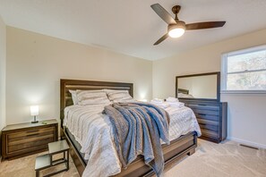4 habitaciones, tabla de planchar con plancha, wifi y ropa de cama 