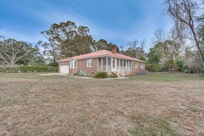 Exterior - Secluded Mount Pleasant Home - 6 Mi to Beaches! (Mount Pleasant)